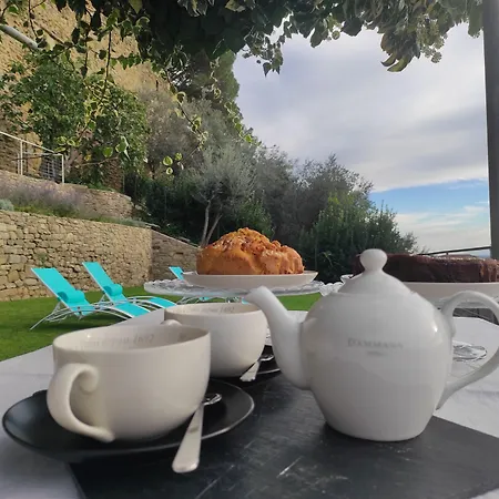 San Michele Al Castello Bed and Breakfast 4*